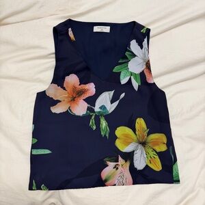 Aritzia Babaton navy floral sleeveless top
